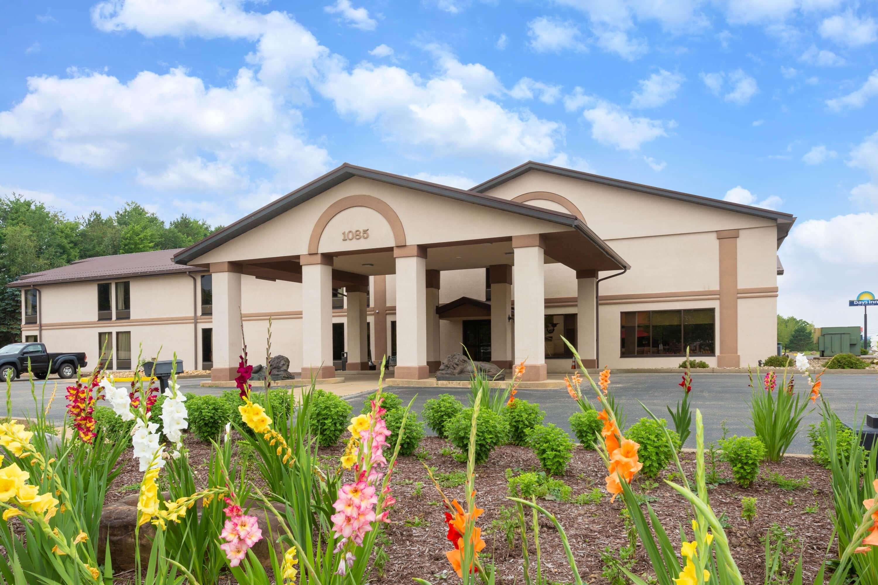 Days Inn By Wyndham Blairsville Bagian luar foto